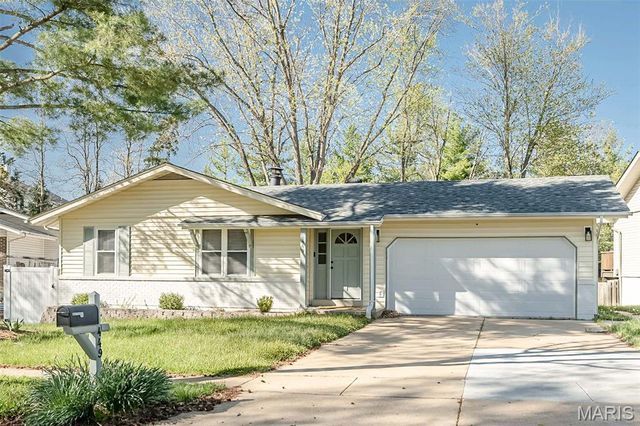 449 Madrina Court, Ballwin, MO 63021