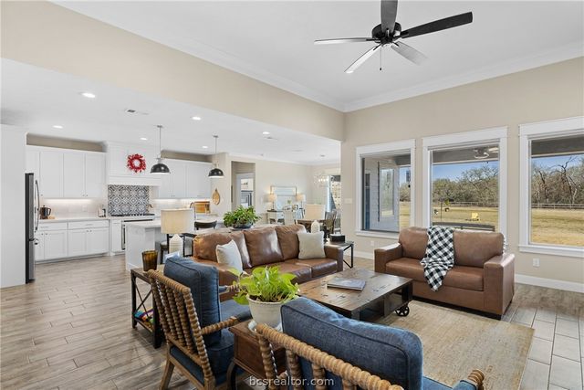 3222 Hunters Crossing Trail, Bryan, TX 77808