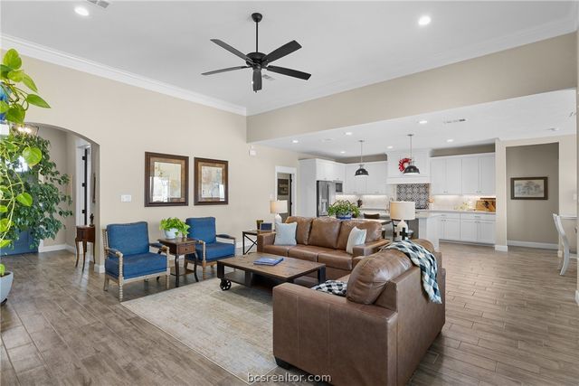 3222 Hunters Crossing Trail, Bryan, TX 77808