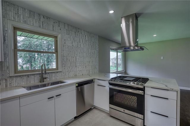 32 Eva Lane, Stockbridge, GA 30281