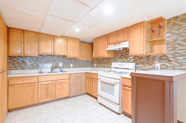 4125 Derray Court, Warren, MI 48092