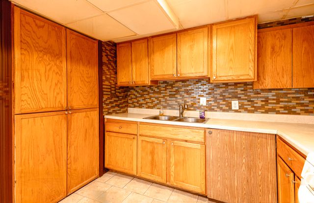 4125 Derray Court, Warren, MI 48092