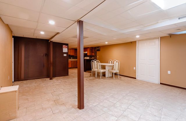 4125 Derray Court, Warren, MI 48092