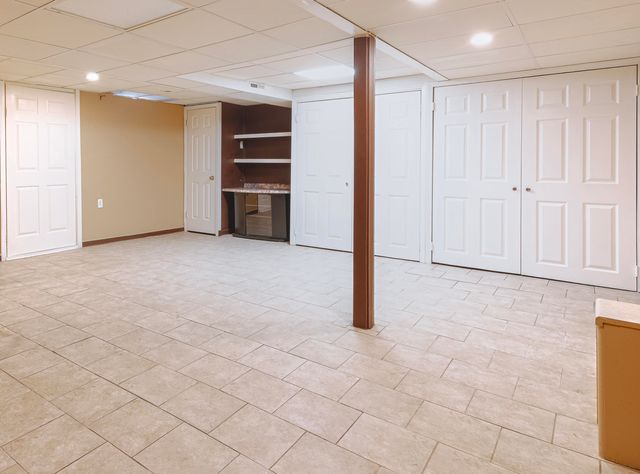 4125 Derray Court, Warren, MI 48092