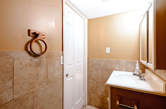 4125 Derray Court, Warren, MI 48092