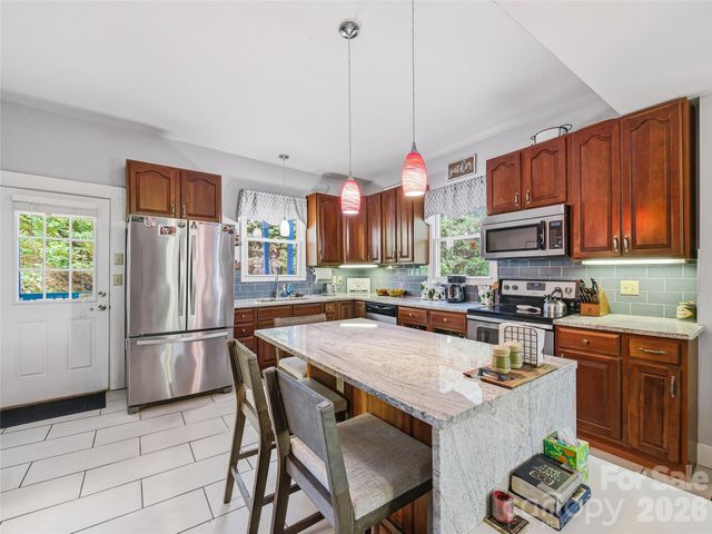95 Baker Avenue, Asheville, NC 28806