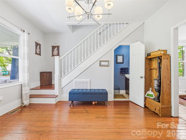 95 Baker Avenue, Asheville, NC 28806