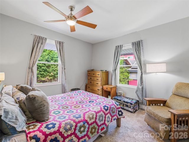 95 Baker Avenue, Asheville, NC 28806