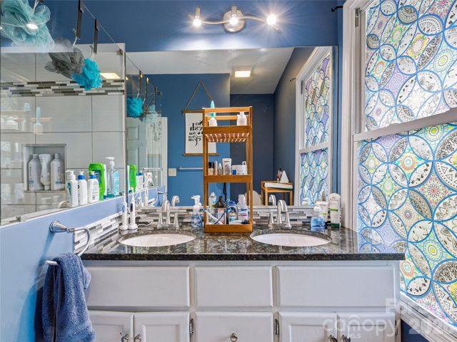 95 Baker Avenue, Asheville, NC 28806
