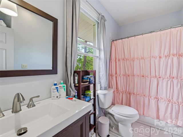 95 Baker Avenue, Asheville, NC 28806