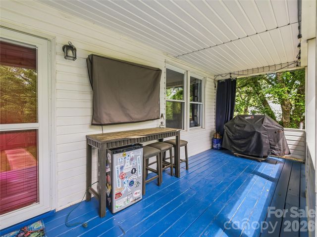 95 Baker Avenue, Asheville, NC 28806