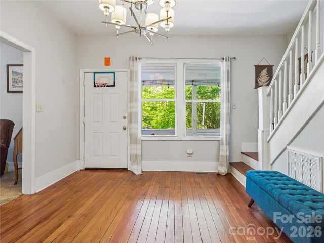 95 Baker Avenue, Asheville, NC 28806