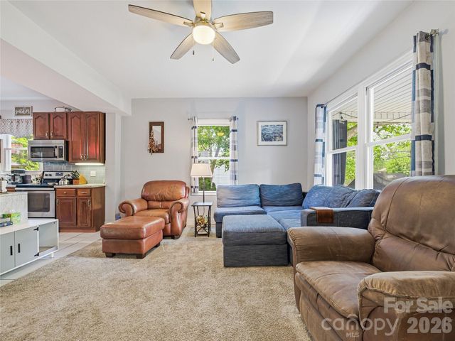 95 Baker Avenue, Asheville, NC 28806