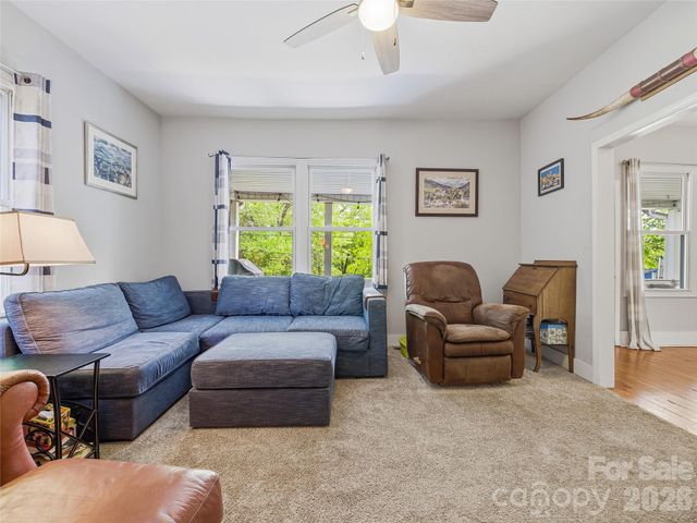 95 Baker Avenue, Asheville, NC 28806