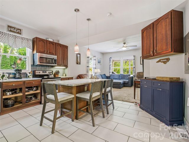 95 Baker Avenue, Asheville, NC 28806