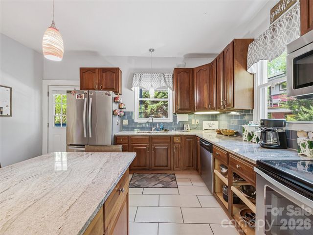 95 Baker Avenue, Asheville, NC 28806