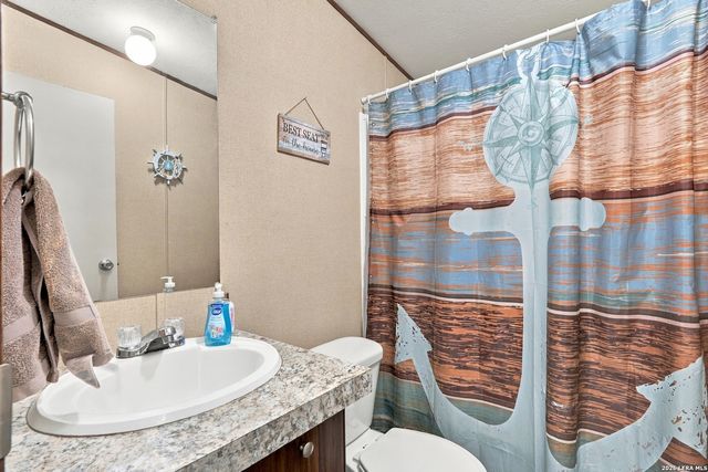955 County Road 6753, Devine, TX 78016