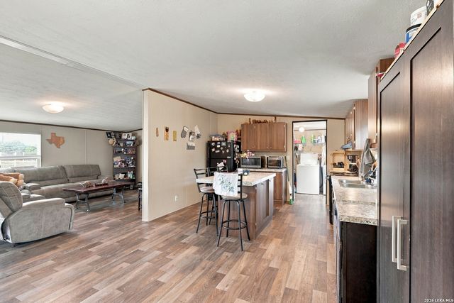 955 County Road 6753, Devine, TX 78016