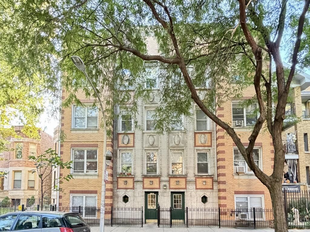 4060 N KENMORE Avenue 208, Chicago, IL 60613