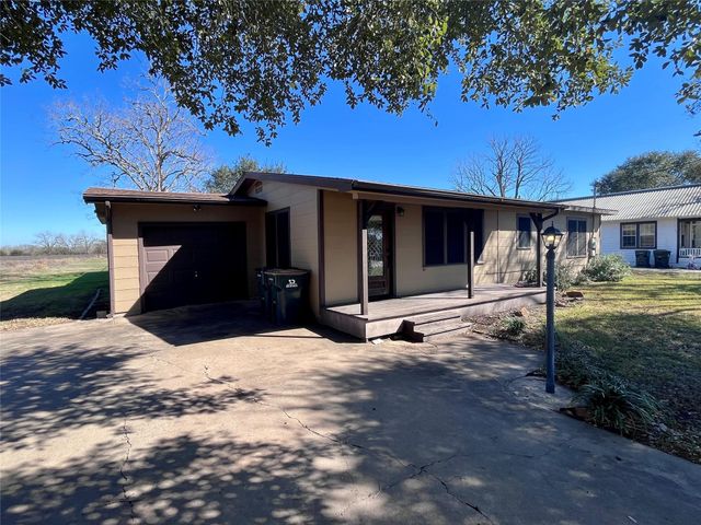 1004 N Center Street, Weimar, TX 78962