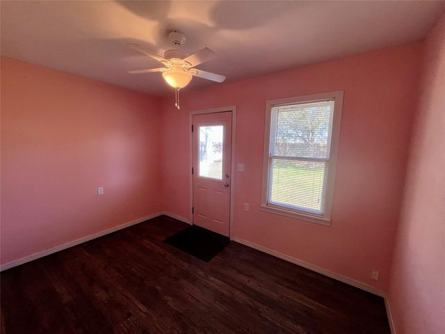 1004 N Center Street, Weimar, TX 78962