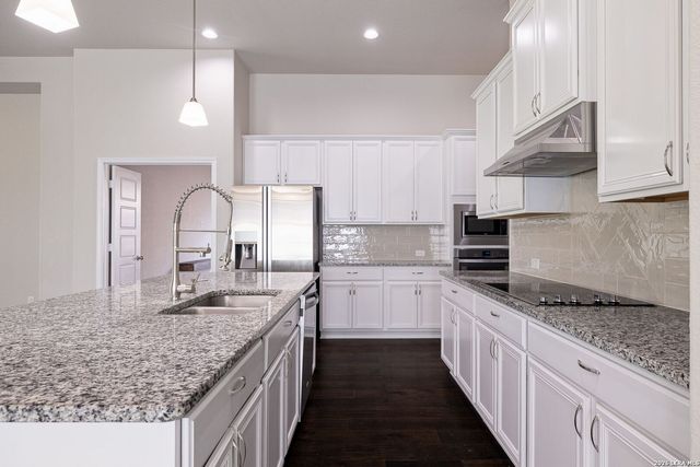7618 McKinney Hls, San Antonio, TX 78254
