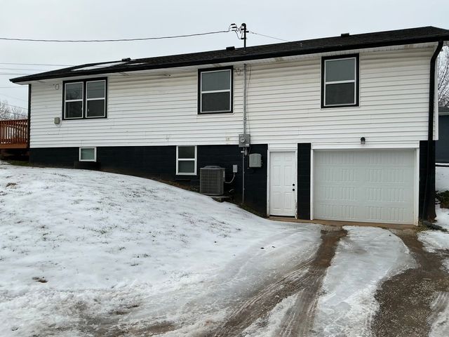 915 Shearor St, Clarksville, TN 37040