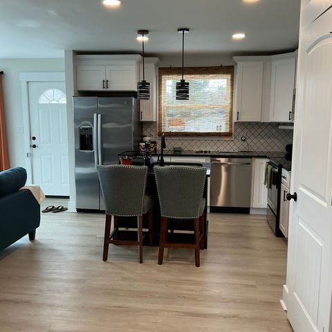 915 Shearor St, Clarksville, TN 37040