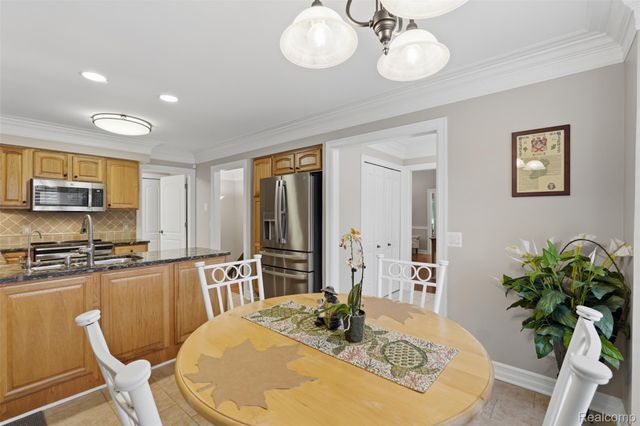 4782 Pine Eagles Drive 12, Genoa Township, MI 48116