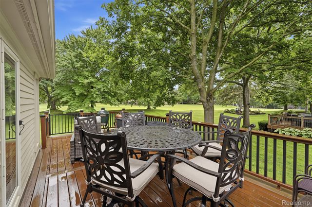 4782 Pine Eagles Drive 12, Genoa Township, MI 48116