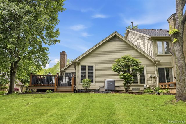 4782 Pine Eagles Drive 12, Genoa Township, MI 48116