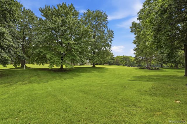 4782 Pine Eagles Drive 12, Genoa Township, MI 48116