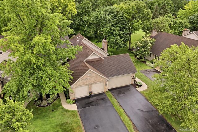 4782 Pine Eagles Drive 12, Genoa Township, MI 48116