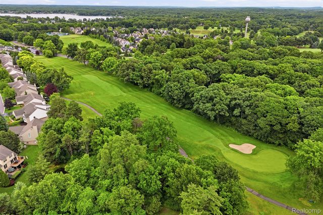 4782 Pine Eagles Drive 12, Genoa Township, MI 48116