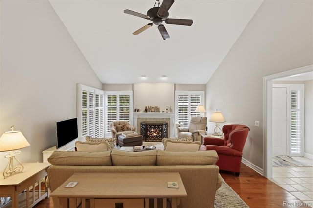 4782 Pine Eagles Drive 12, Genoa Township, MI 48116