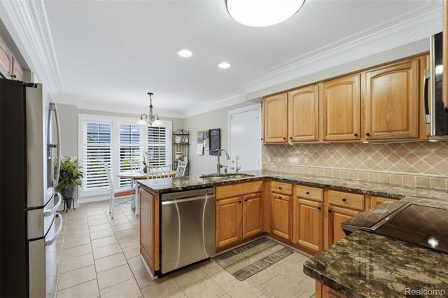 4782 Pine Eagles Drive 12, Genoa Township, MI 48116