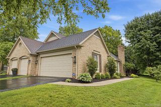 4782 Pine Eagles Drive 12, Genoa Township, MI 48116