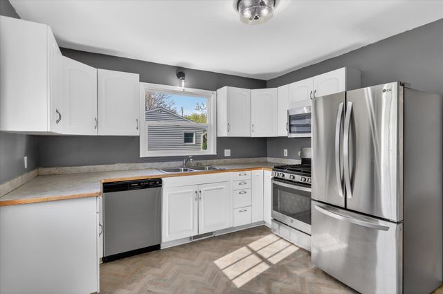 5837 Stratford Drive, Portage City, MI 49024