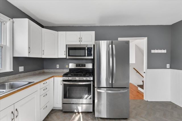 5837 Stratford Drive, Portage City, MI 49024