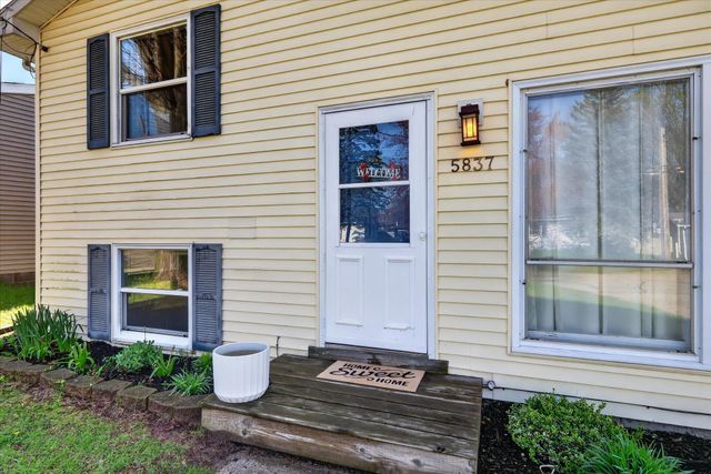 5837 Stratford Drive, Portage City, MI 49024