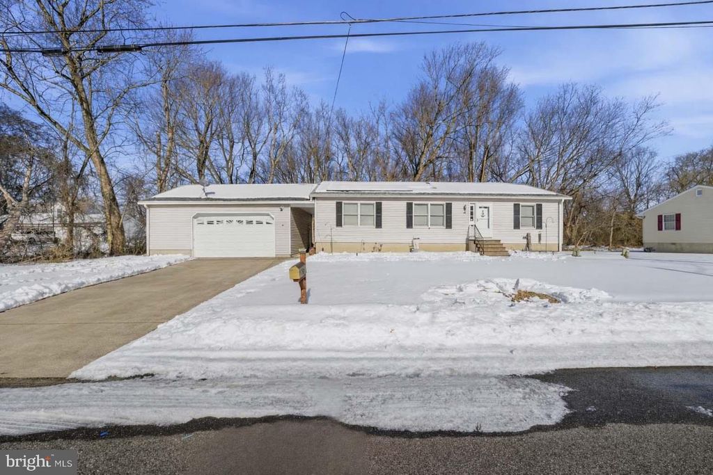 120 DARTMOUTH RD, Pennsville, NJ 08070