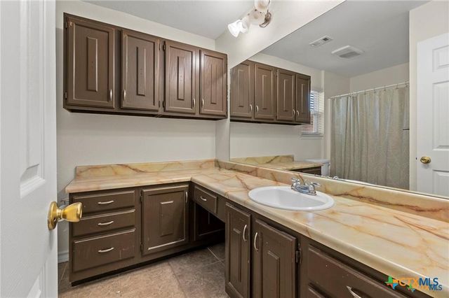 2016 Nevada Street, San Marcos, TX 78666