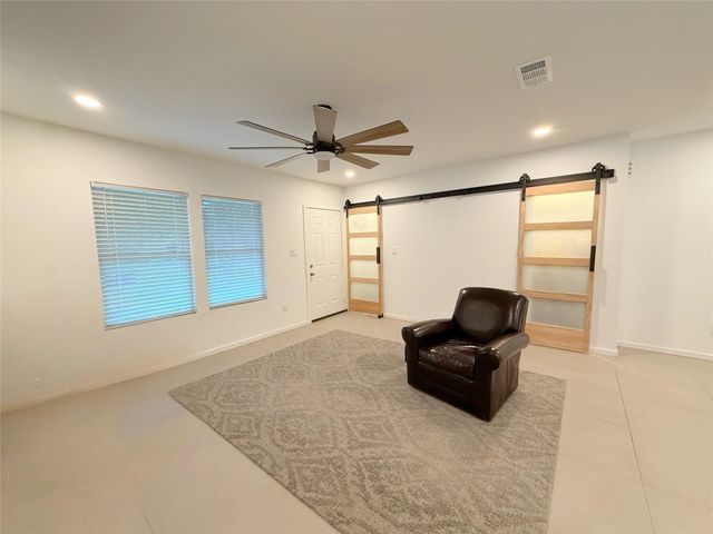 5227 Saint Charles Avenue, Dallas, TX 75223