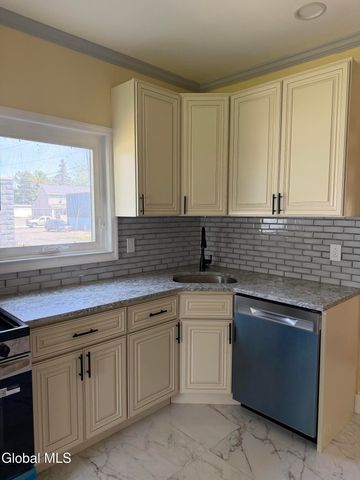 822 Sargent Place, Schenectady, NY 12303