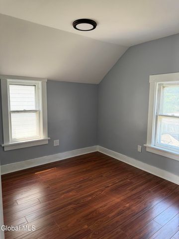 822 Sargent Place, Schenectady, NY 12303