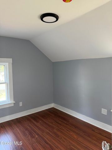 822 Sargent Place, Schenectady, NY 12303