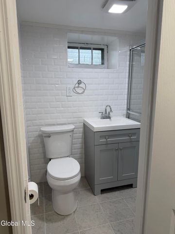 822 Sargent Place, Schenectady, NY 12303