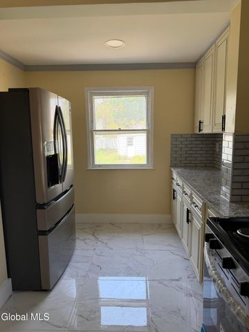 822 Sargent Place, Schenectady, NY 12303