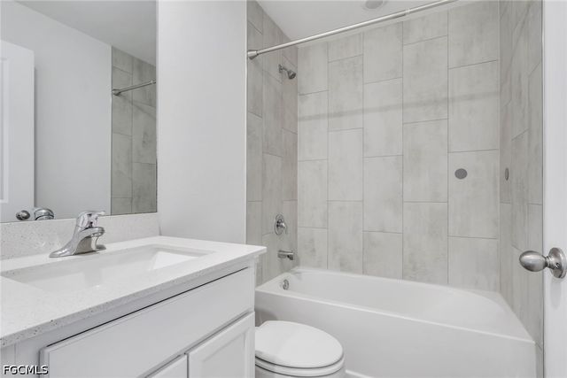 219 NW 25th TER, Cape Coral, FL 33993