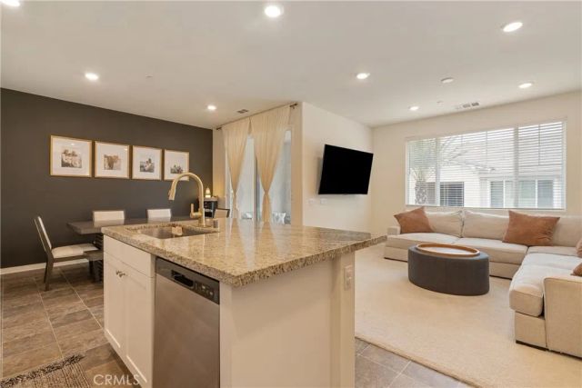 16502 Casa Grande 422, Fontana, CA 92336